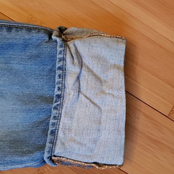 Old NAVY- distressed shorts - Picture 7 of 14